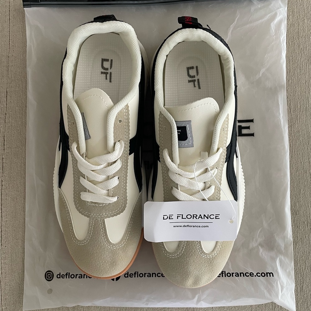 De Florance Cream and Black Sneakers